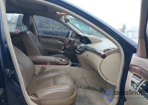 2009 Mercedes-Benz S 550 4Matic z USA, uszkodzony, nr VIN WDDNG86X39A261558